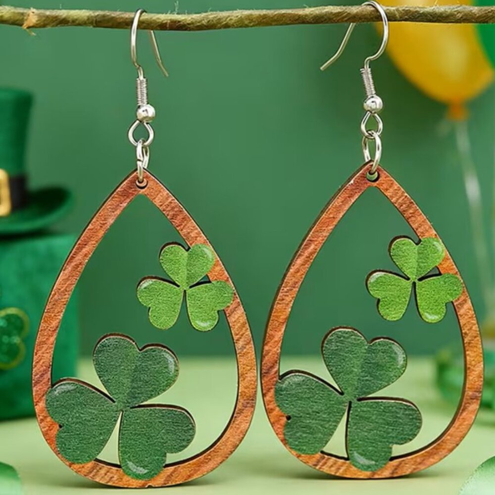 4 Leaf Clover Shamrock St. Patrick's Day Earrings Z172